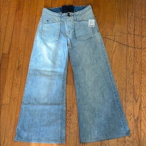 Wide-Leg Light Blue Jeans